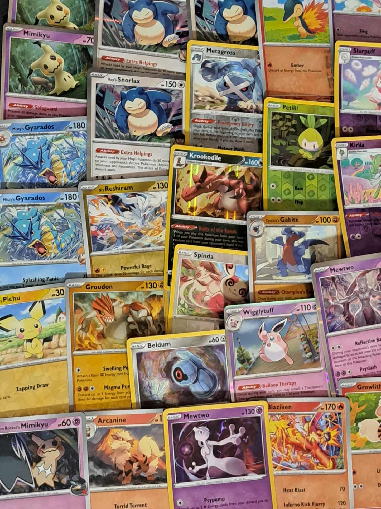 Build Your Collection with 500 Holo Pokémon Cards!